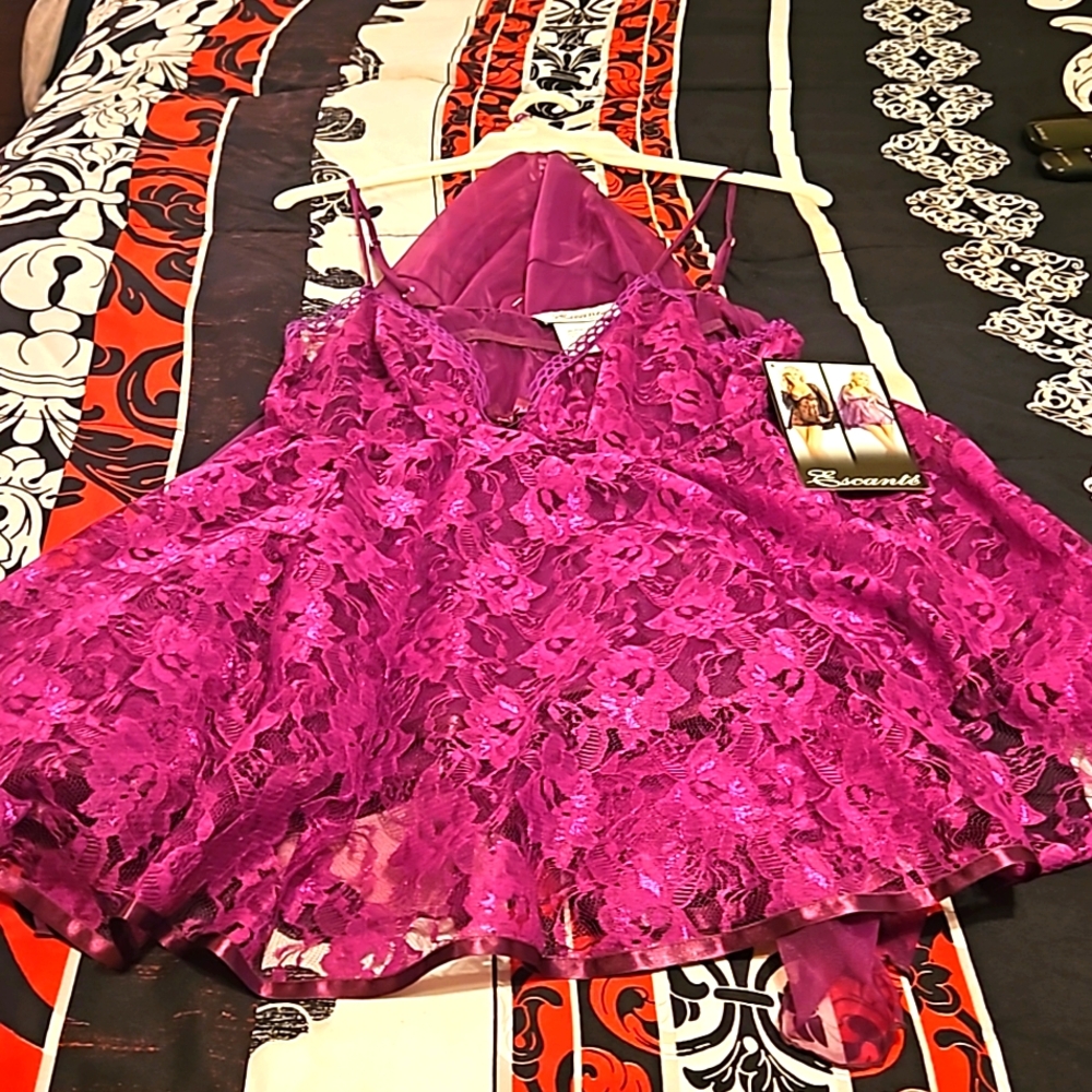 Sexy bedroom wear, size 2x in the color purple